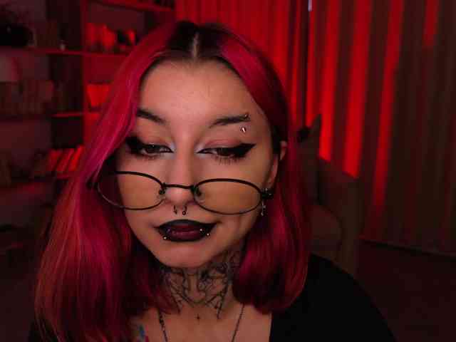 MistressMarcelline webcam