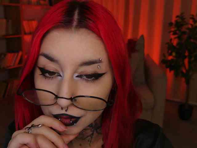 MistressMarcelline webcam