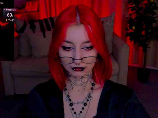 MistressMarcelline webcam