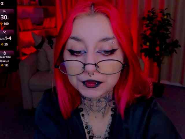 MistressMarcelline webcam