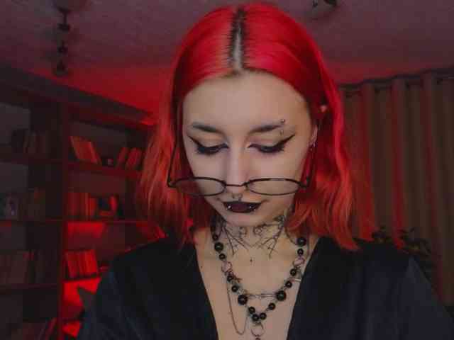 MistressMarcelline webcam
