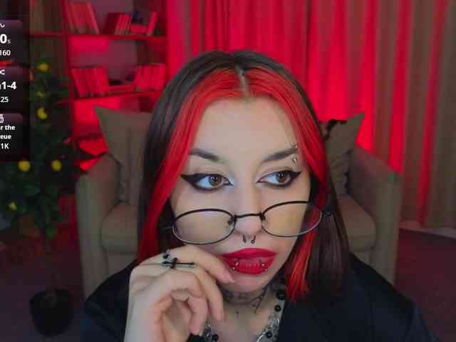 MistressMarcelline webcam