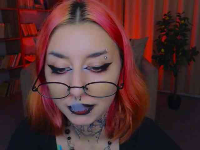 MistressMarcelline webcam