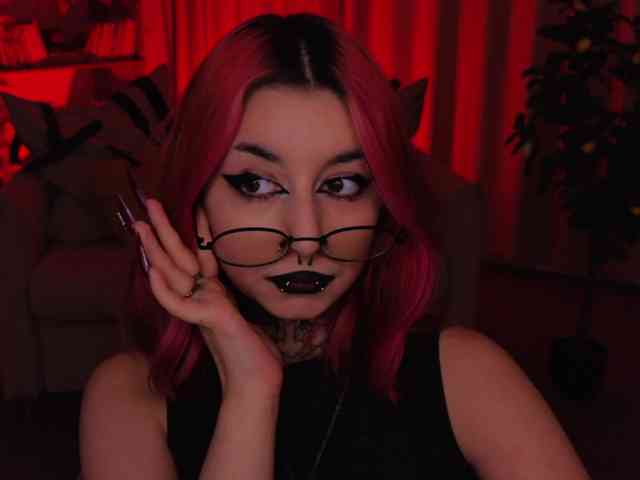 MistressMarcelline webcam