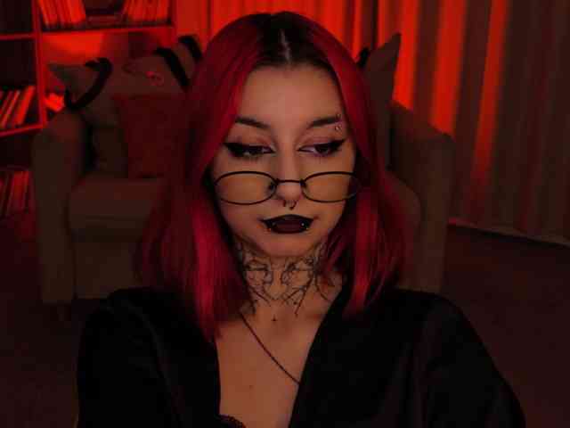 MistressMarcelline webcam