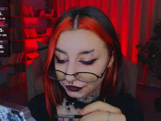 MistressMarcelline webcam