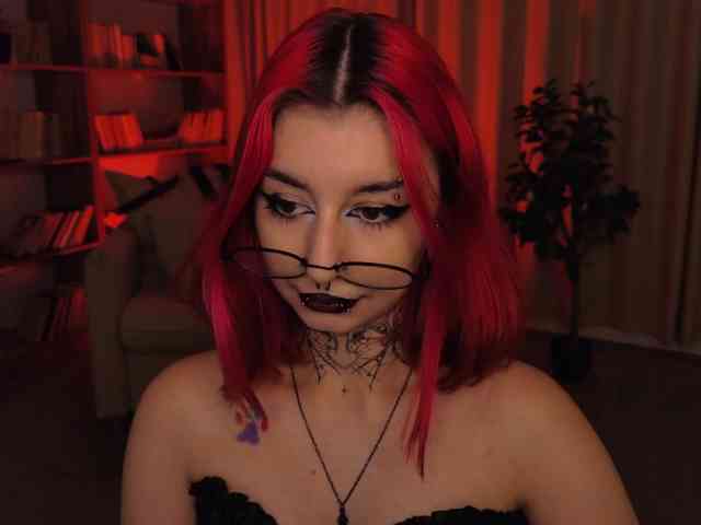 MistressMarcelline webcam