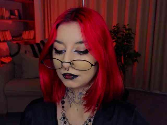MistressMarcelline webcam