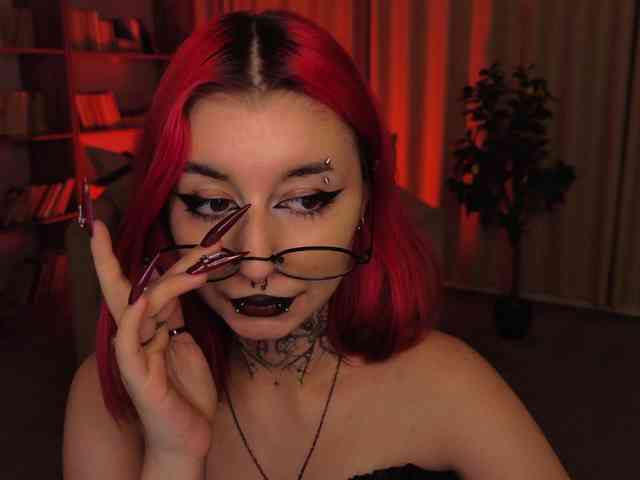 MistressMarcelline webcam