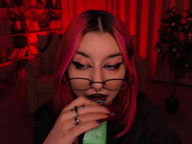 MistressMarcelline webcam