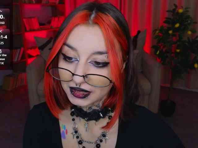 MistressMarcelline webcam