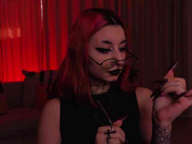 MistressMarcelline webcam