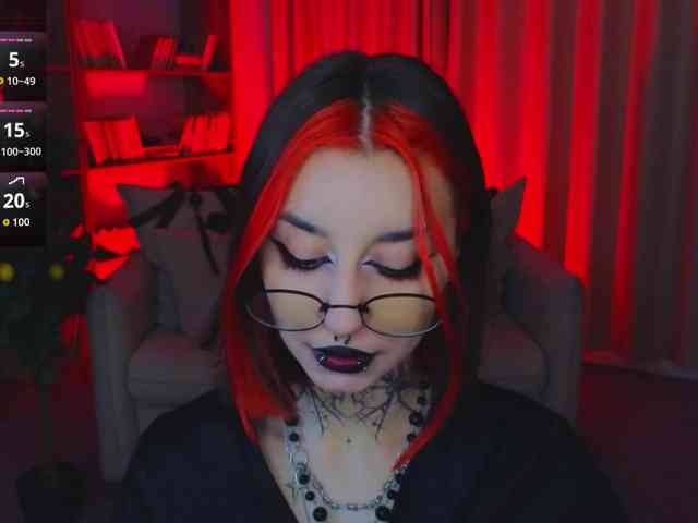 MistressMarcelline webcam