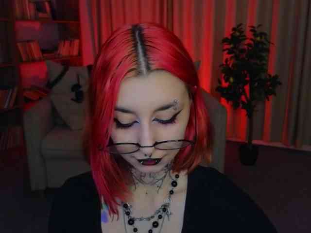 MistressMarcelline webcam