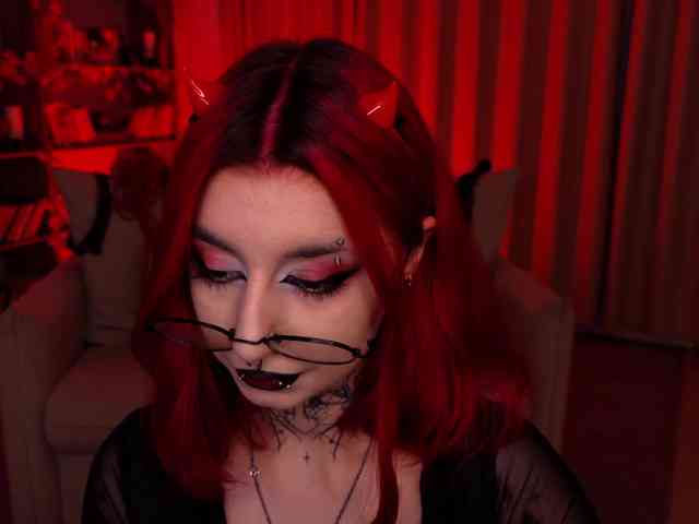 MistressMarcelline webcam