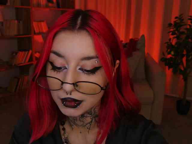 MistressMarcelline webcam