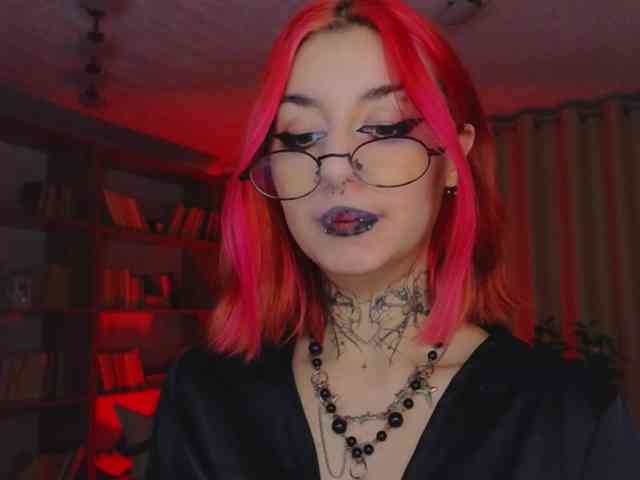 MistressMarcelline webcam