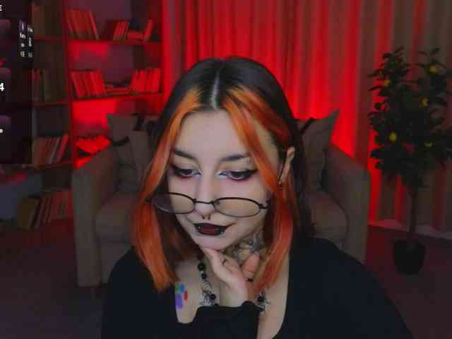 MistressMarcelline webcam