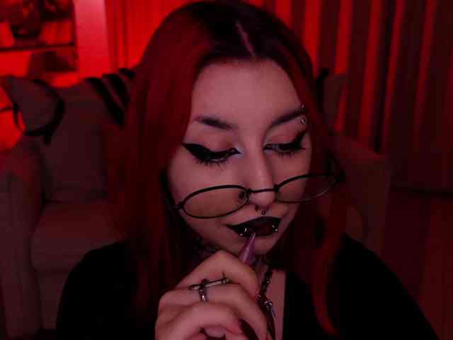 MistressMarcelline webcam