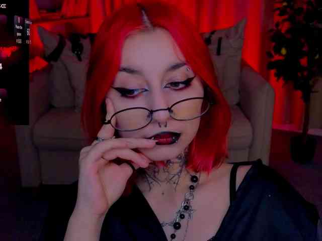 MistressMarcelline webcam