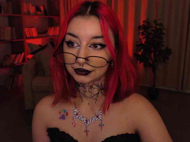 MistressMarcelline webcam