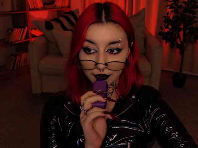 MistressMarcelline webcam