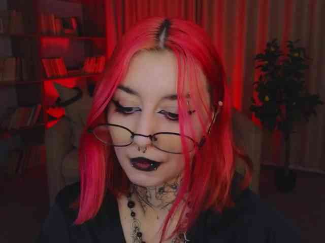 MistressMarcelline webcam