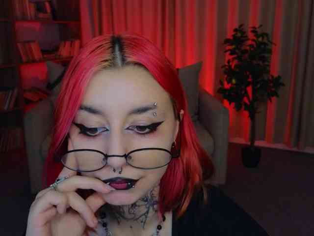 MistressMarcelline webcam