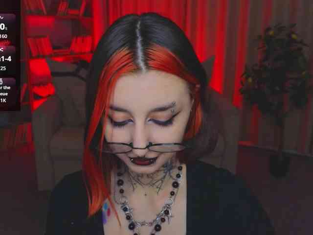 MistressMarcelline webcam