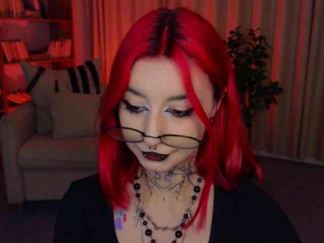 MistressMarcelline webcam