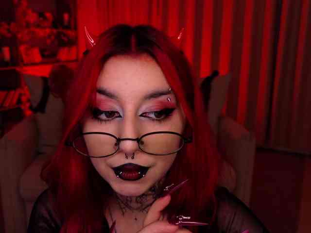 mistressmarcelline's live room