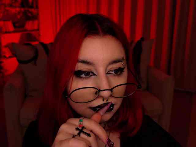 MistressMarcelline webcam