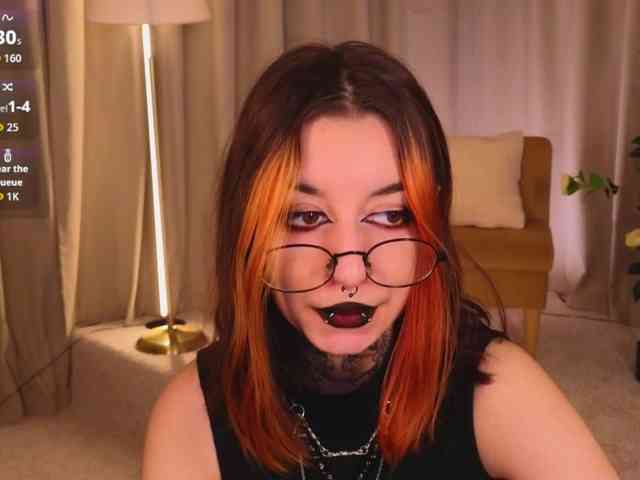 MistressMarcelline webcam