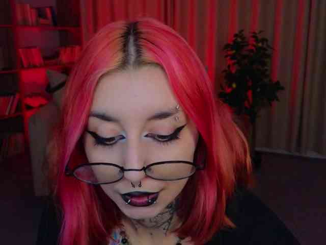 MistressMarcelline webcam