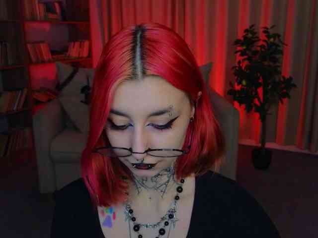 MistressMarcelline webcam