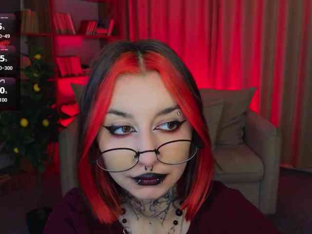 MistressMarcelline webcam
