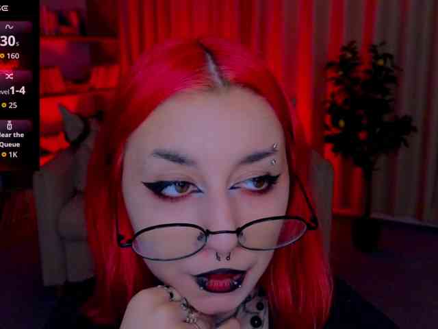 MistressMarcelline webcam