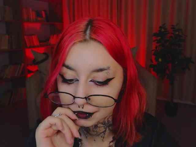 MistressMarcelline webcam