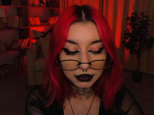 MistressMarcelline webcam