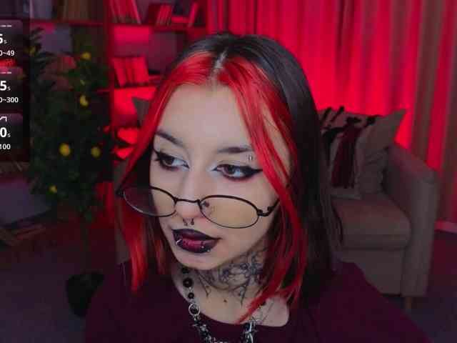 MistressMarcelline webcam
