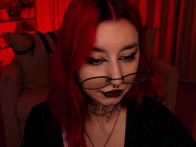 MistressMarcelline webcam