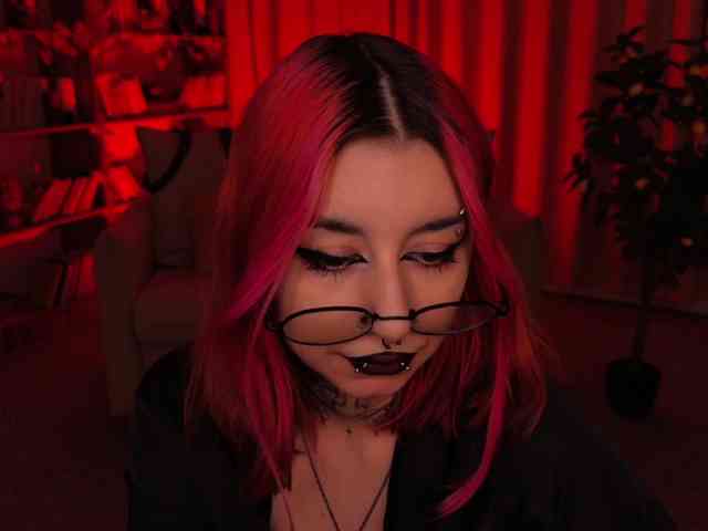 MistressMarcelline webcam