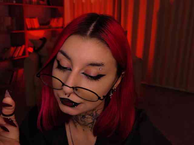 MistressMarcelline webcam