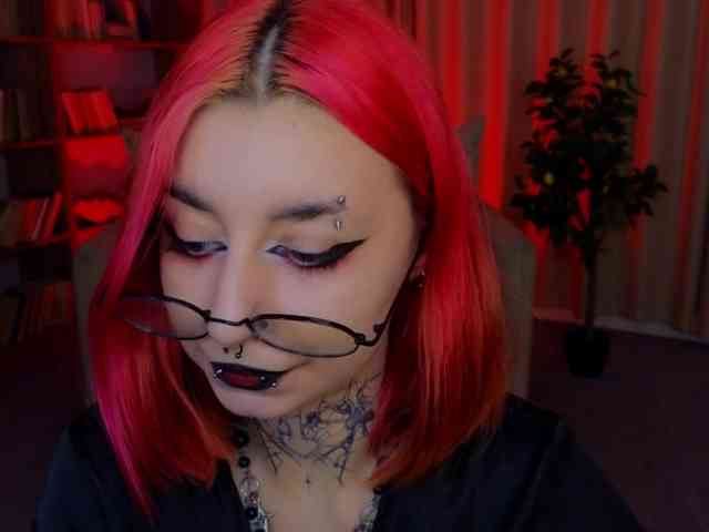 MistressMarcelline webcam