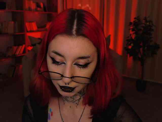 MistressMarcelline webcam