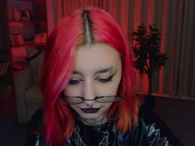 MistressMarcelline webcam