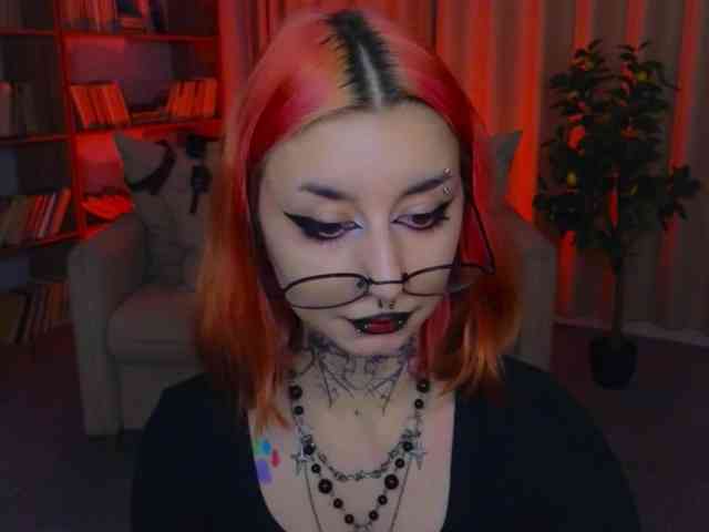 MistressMarcelline webcam