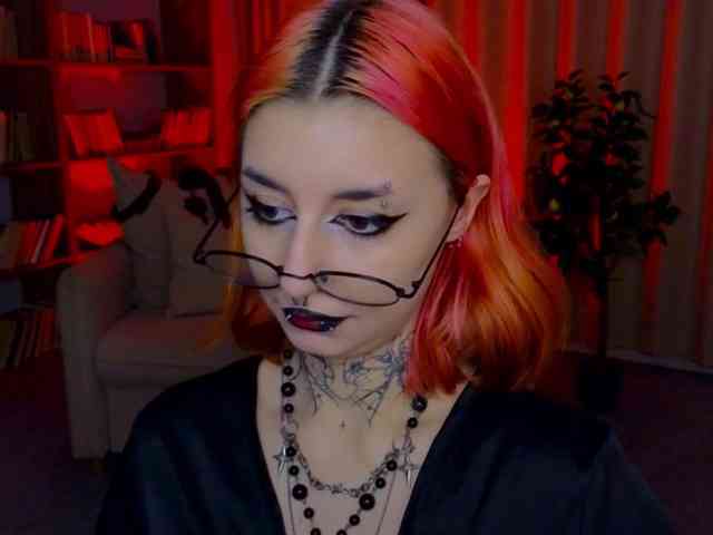 MistressMarcelline webcam