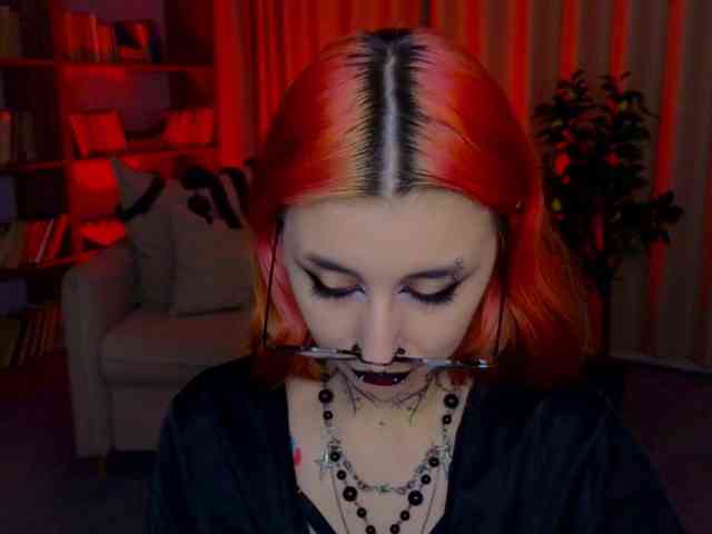 MistressMarcelline webcam