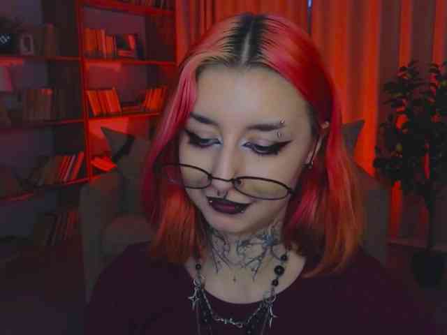 MistressMarcelline webcam